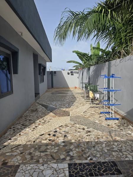 Belle Villa 4 Chambres Salon Sanitaire
