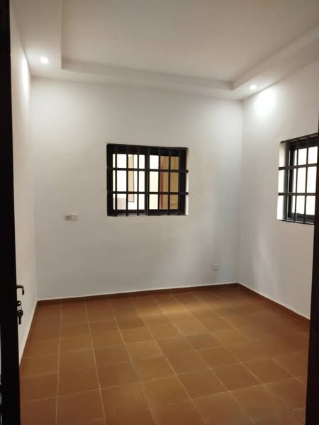 Villa Duplex Avec Garage Et Jardin