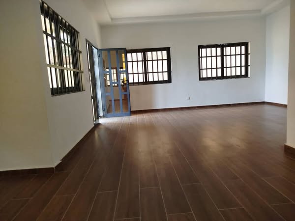 Villa Duplex Avec Garage Et Jardin
