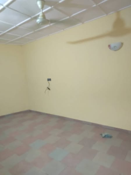 Chambre Salon Sanitaire à Louer