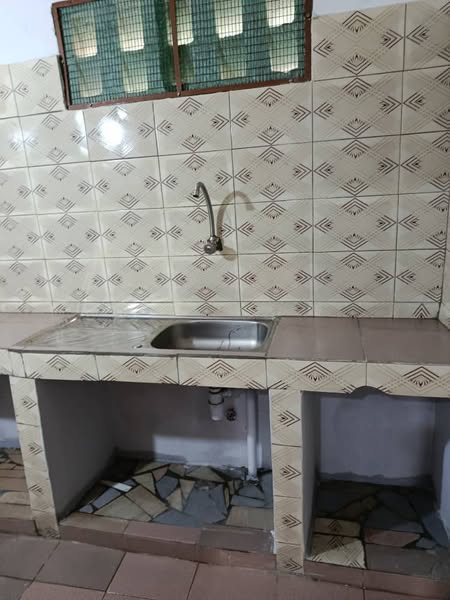 Maison 4 Ménages, Chambre Salon Avec Couloir