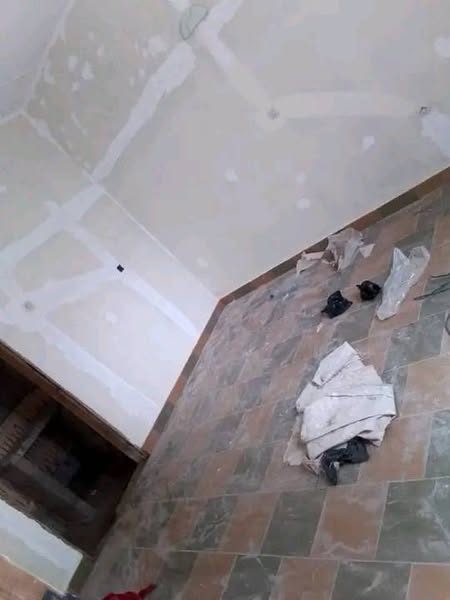 Appartement d'une Chambre et Salon Sanitaires à Louer