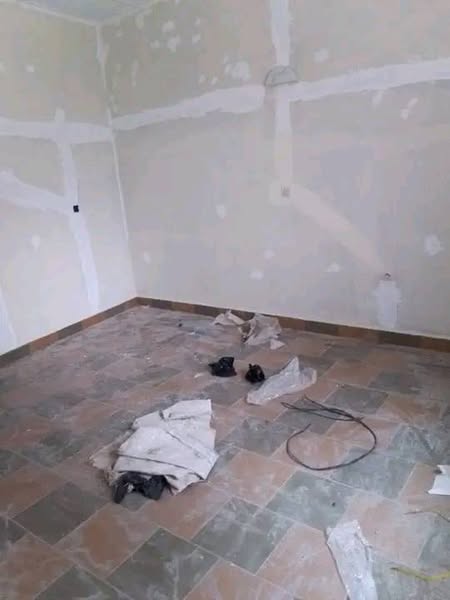 Appartement d'une Chambre et Salon Sanitaires à Louer