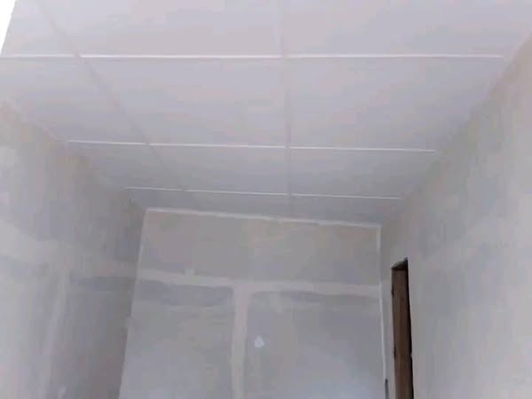 Appartement d'une Chambre et Salon Sanitaires à Louer