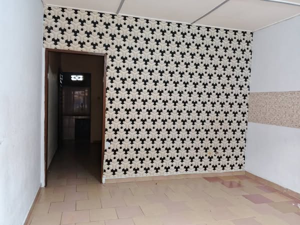 Chambre Salon Sanitaire Disponible
