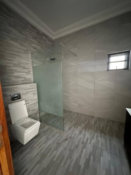Villa R+2 Avec 4 Chambres Et Piscine